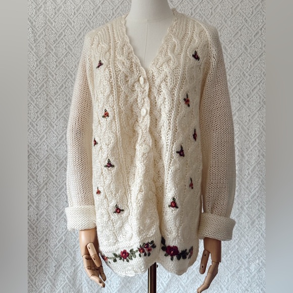 Vintage Cream Floral Embroidered Cable Knit Cardigan | One Size | Hand-Made - Picture 5 of 12